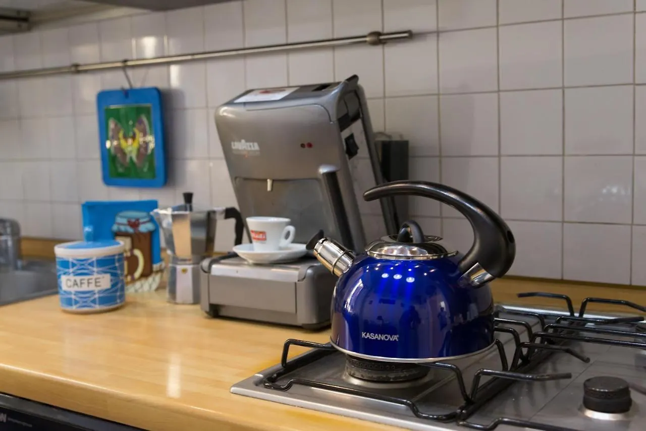 Alojamento de Acomodação e Pequeno-almoço B&B La Finestra Di Fronte Roma